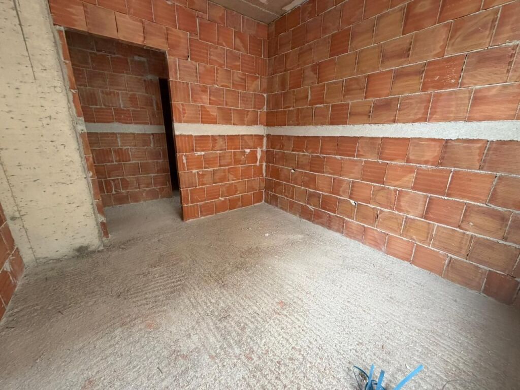 🏠 Shitet apartament 2+1 – Fusha e Aviacionit💰 Çmimi: 150,000 €