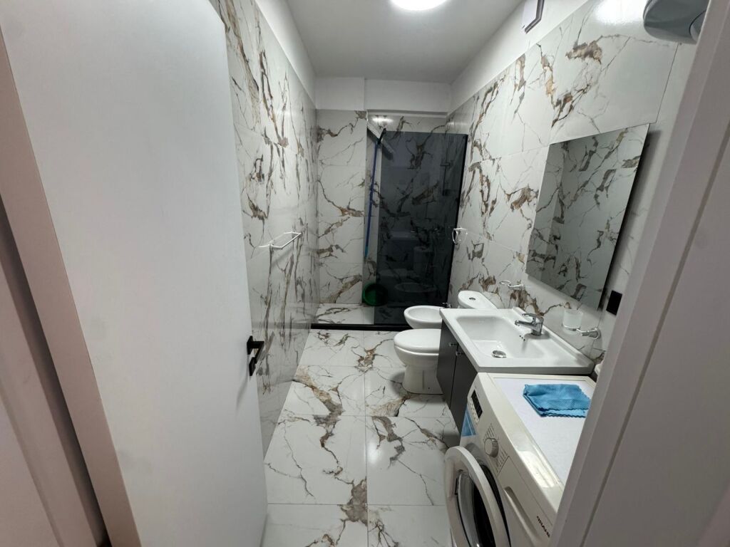 2+1+2 for Rent, Former Park