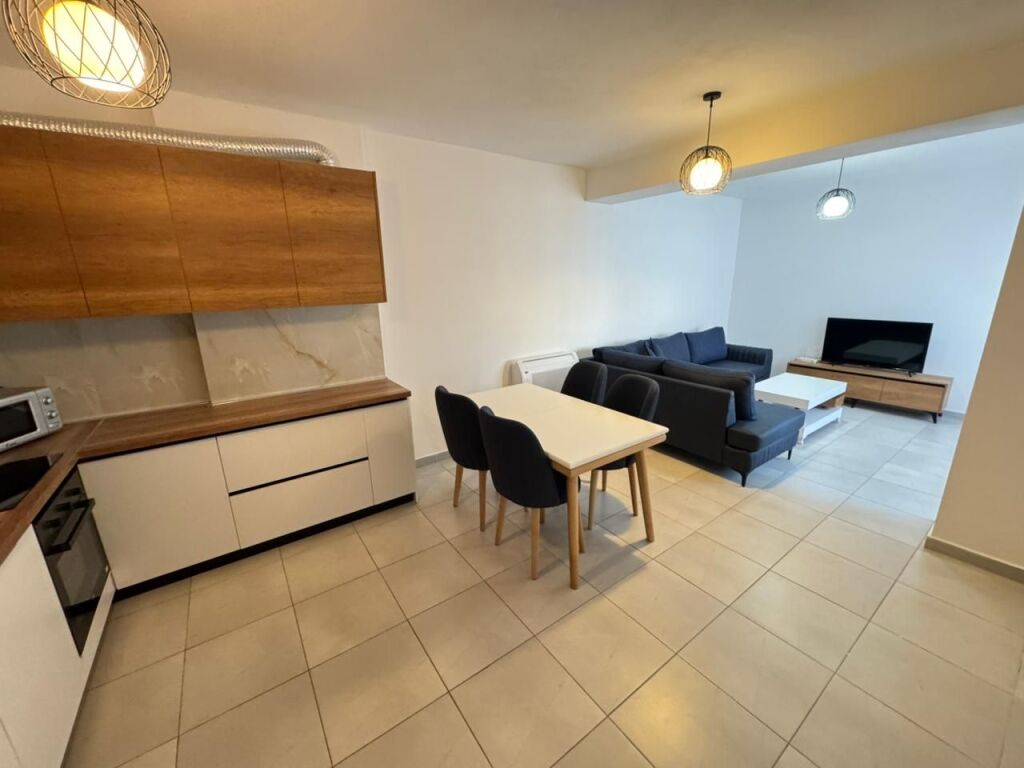 Affittasi 2+1+ Parcheggio  Kodra e diellit 1  Arredato  Prezzo 650 mila lek con Parcheggio