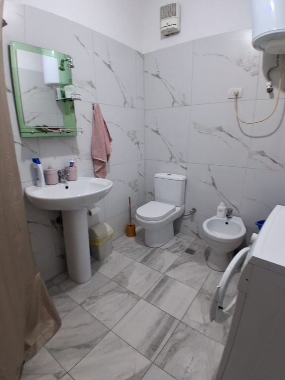 Apartament me qera 2+1