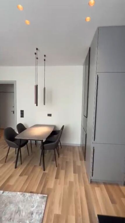 🏡 Apartament 1+1 me post parkimi me qira – pranë Air Albania Stadium