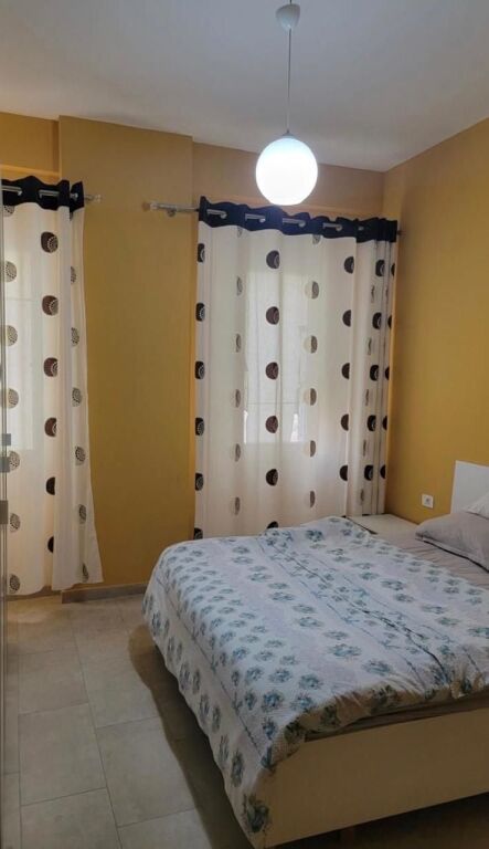 Apartament me qera 1+1 - 📍Rruga Kavajes, prane kompleksit Delijorgji
