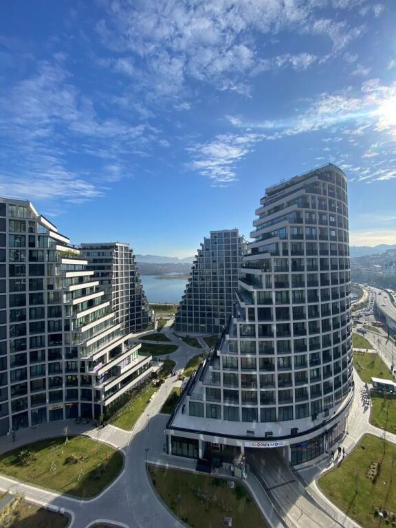 Zyre me qera tek Lake View