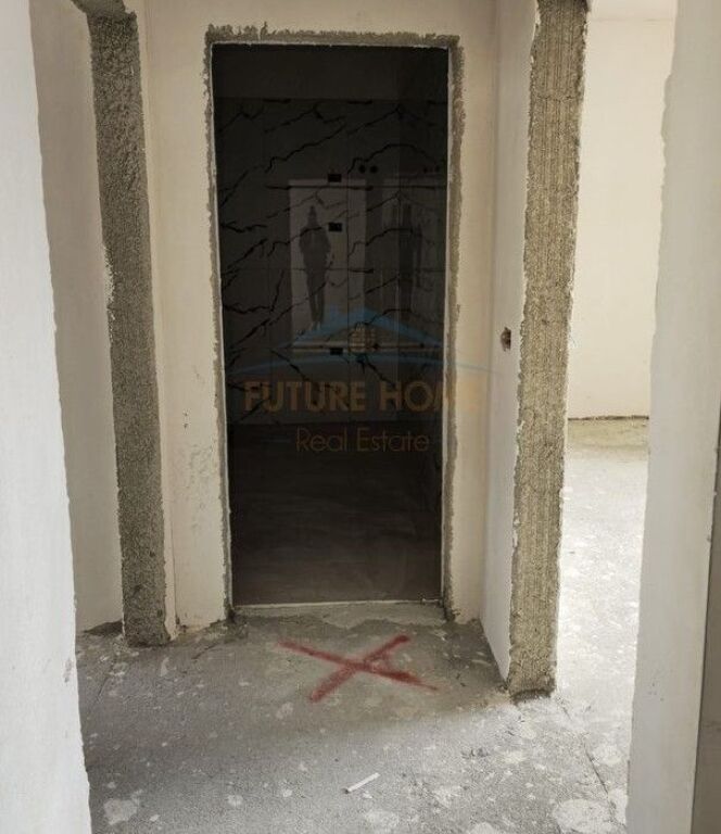 Shitet, Apartament 2+1+2, Laprake,Tiranë