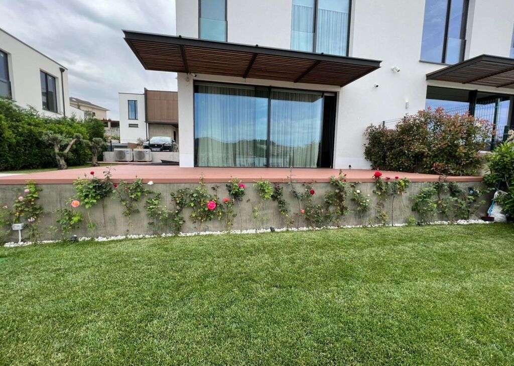 🏡 Vilë 3-Katëshe për Shitje – Mandarin Residence