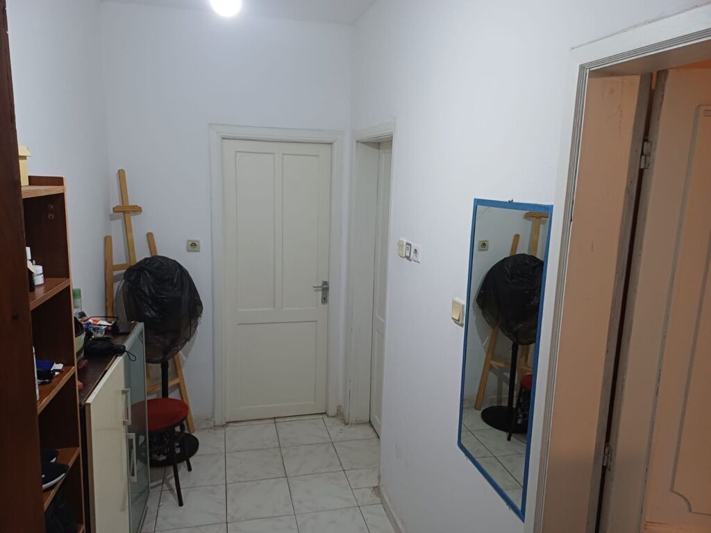 NDARJE  QERAJE 115 EURO.PRANE UNIVERSITETIT ZOJA E KESHILLIT TE MIRE.