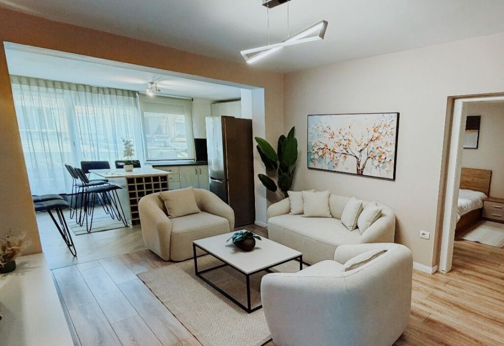 🏡 Luxury 2+1 apartment + wardrobe for rent in the Center (Myslym Shyri)