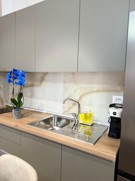 app per qera, 1+1.  kati 3 pallati Tibo perball delijorgjit  Qera 70000 lek/muaj