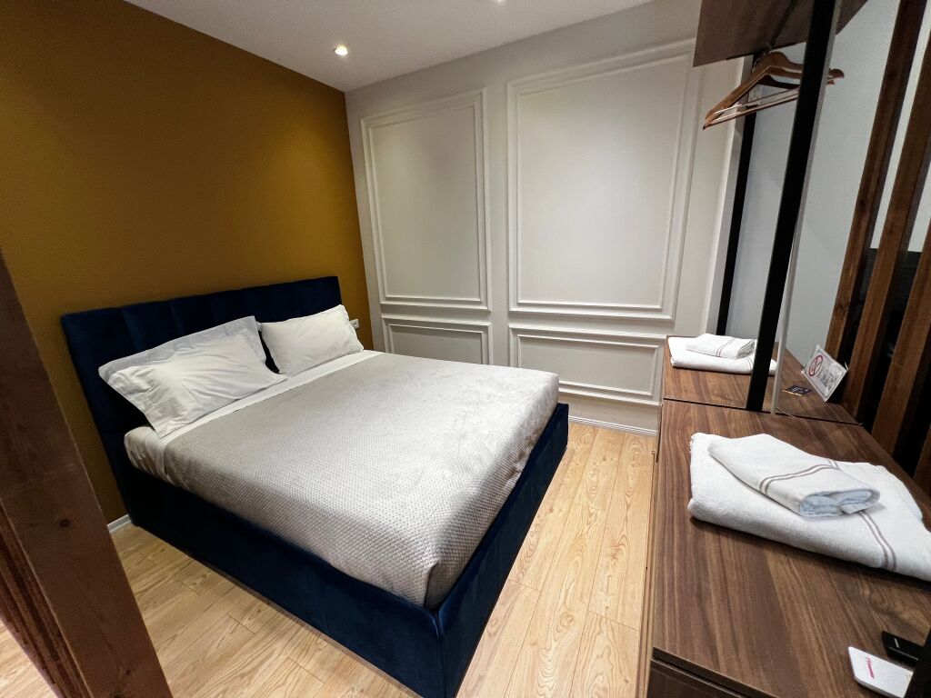 Jepet garsoniere me qira ne Bllok