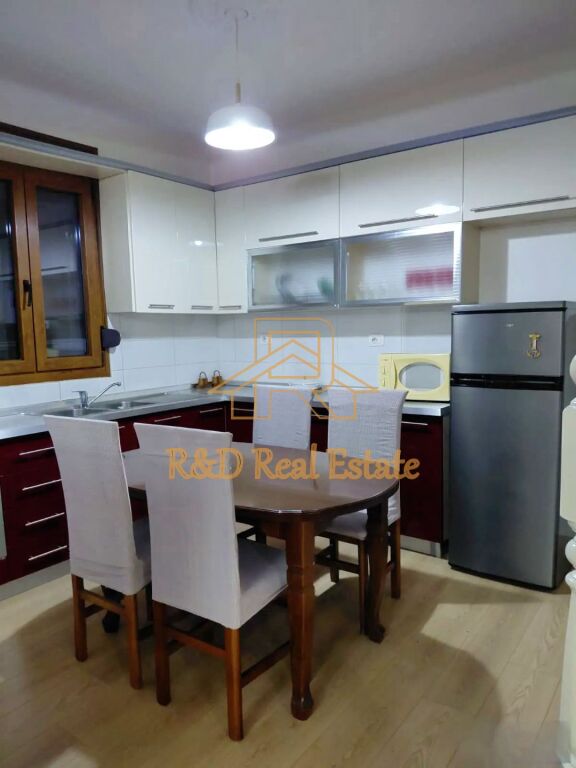 🏡 SHTËPI ME QERA – Duplex, Rruga Pasho Hysa (Ali Demi)