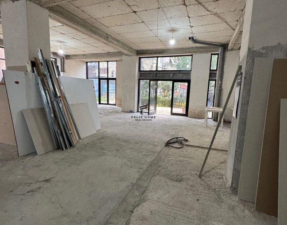 OFFICE FOR RENT 210 M2 RENT 1,400 EURO FH-64646