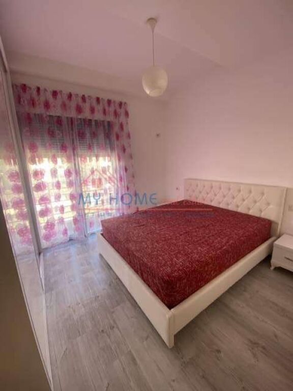 Apartament 2+1 me qera tek Pazari i Ri