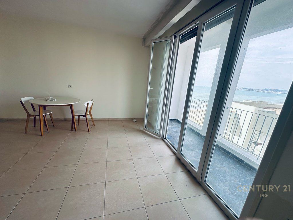 Appartamento 2 + 1 in vendita a Shkëmbi i Kavajës