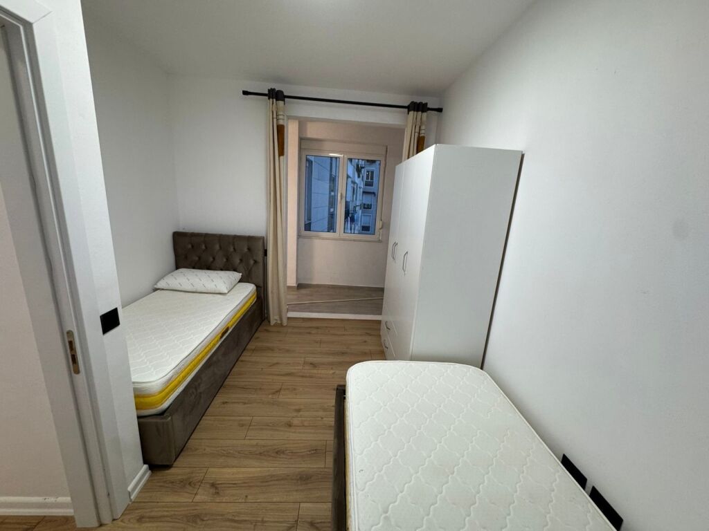 2+1+2 for Rent, Former Park