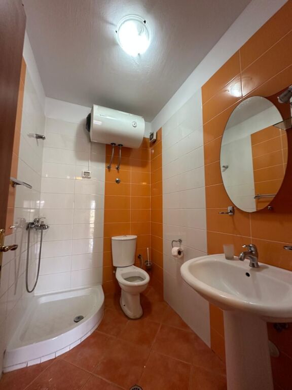 🏢Selvia, vicino all'Hotel Black Diamond, appartamento 2+1+2 in affitto, parzialmente arredato 70.000 Leke