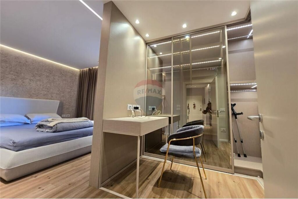 Apartment - For Rent - 9 Floors, Tirana