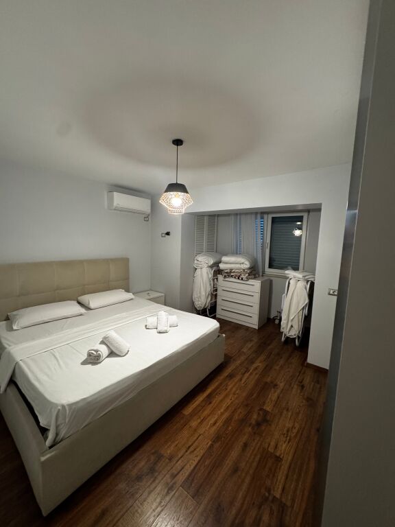 Apartament me qera