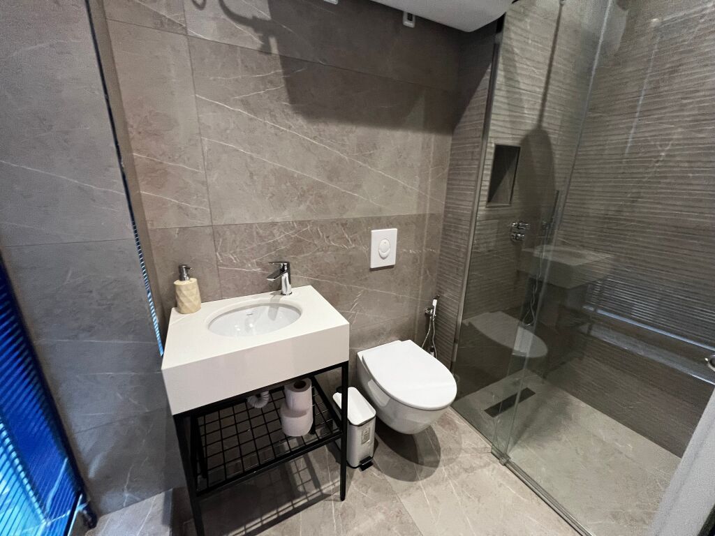 Jepet garsoniere me qira ne Bllok