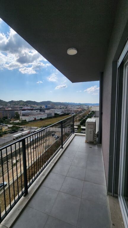 Jepet me qira apartament 2+1 tek Univers City