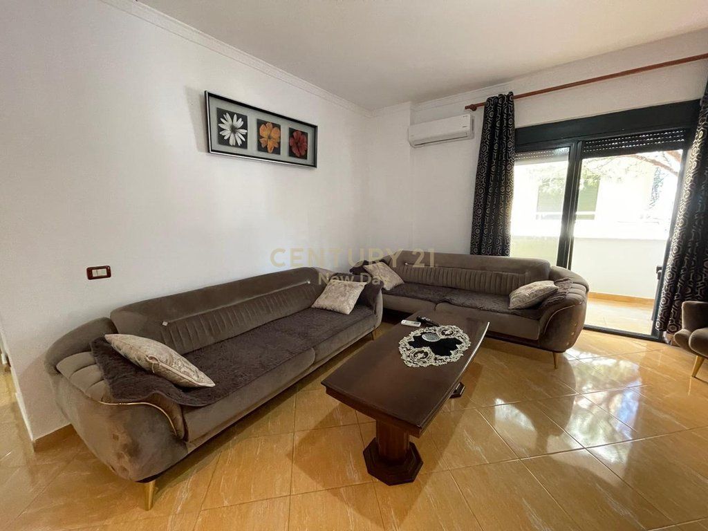 SHITET APARTAMENT 1+1 PRANE KLAJDI RESORT, GOLEM!