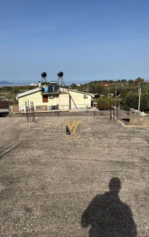 SHITET GODINE DY KATESHE NE ORIKUM 235.000 EURO