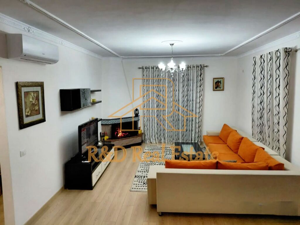 🏡 SHTËPI ME QERA – Duplex, Rruga Pasho Hysa (Ali Demi)