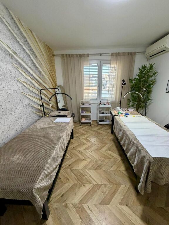 VENDESI ATTIVITÀ ESTETICA, COMUNE DI PARIGI