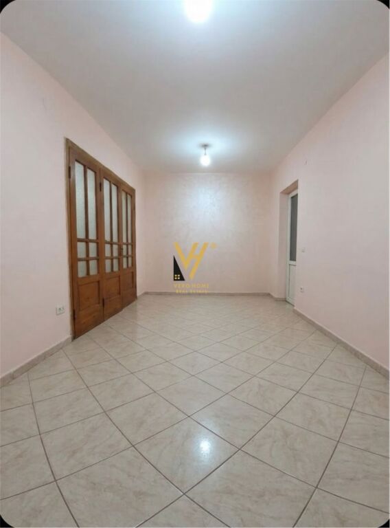 SHITET APARTAMENT 2+1+GARSONIERE TE RR.DURRESIT 200.000 EURO