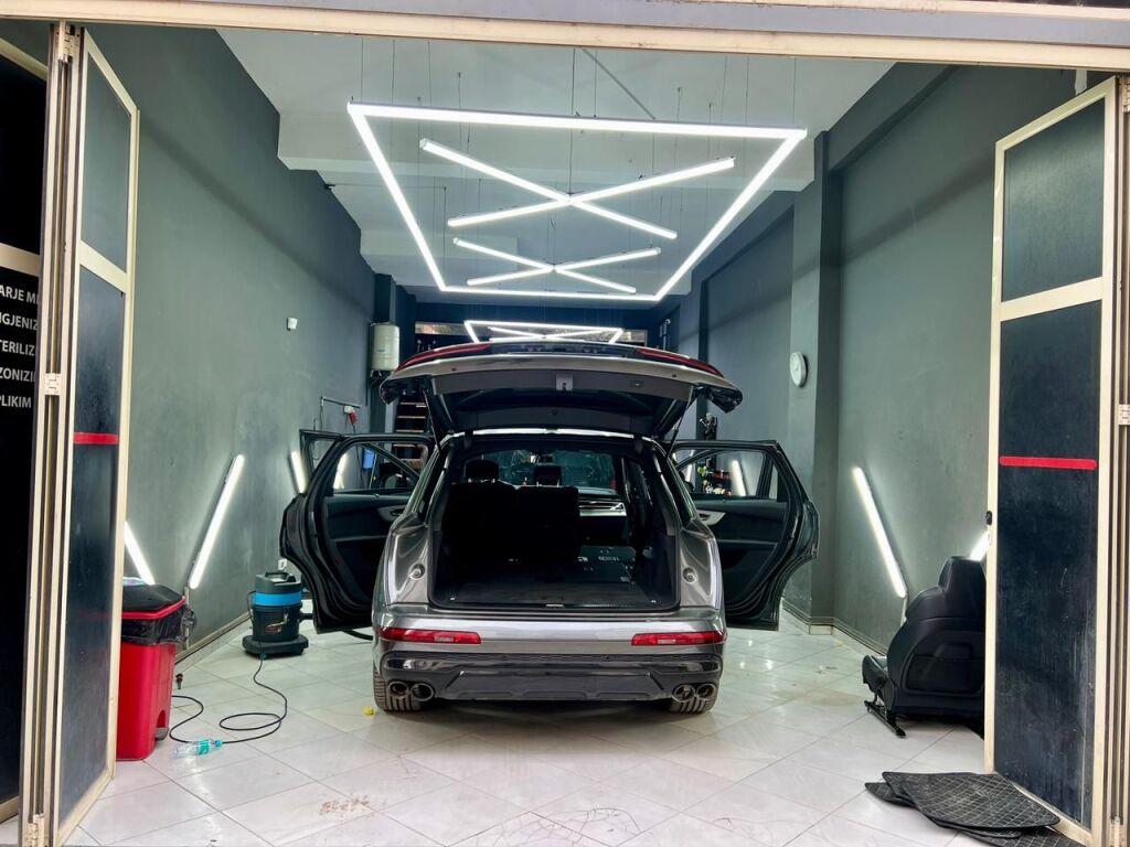 Shitet Ambient Biznesi+Aktiviteti , “Astir ”, Tiranë.