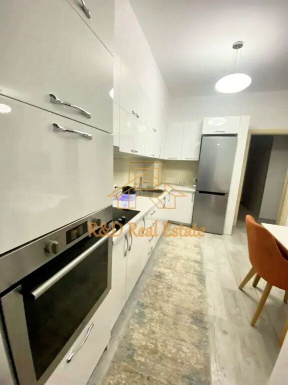 🏡 Jepet me qera apartament 2+1 – Pazari i Ri, Tiranë