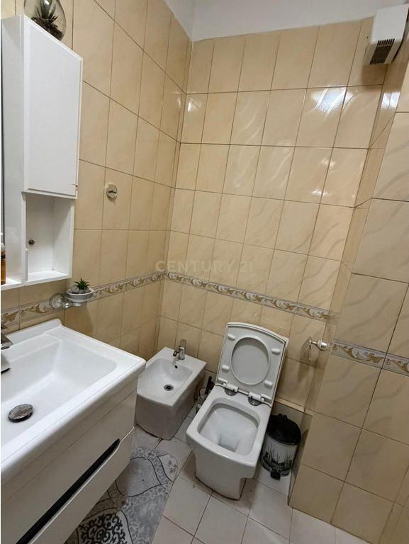 JEPET ME QERA APARTAMENT 1+1 NE YZBERISHT