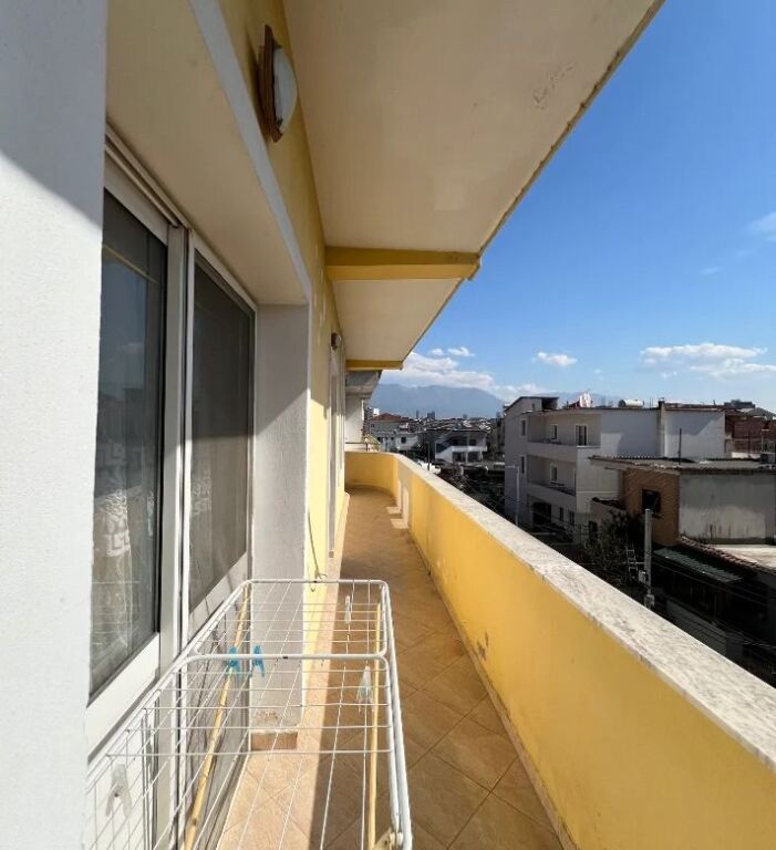 Rent | Private house 2 + 1 | Yzberisht | 400 €/month