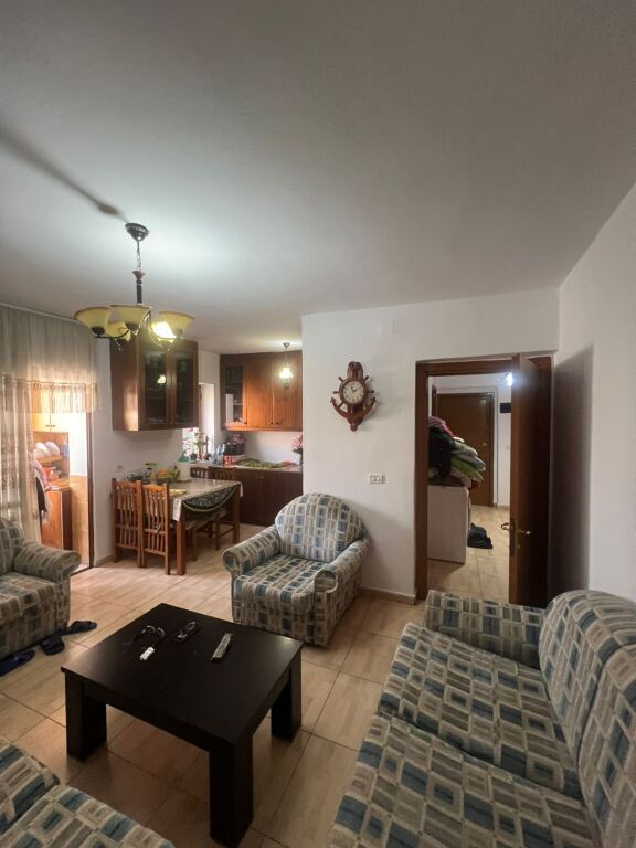 Shitet Apartament 3+1,Rruga Karl Gega.