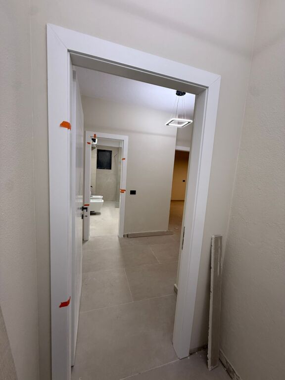 Perballe qendres Kristal pallati Big Marketit, e rikonstruktuar, 2+1+ lavanderi + ballkon