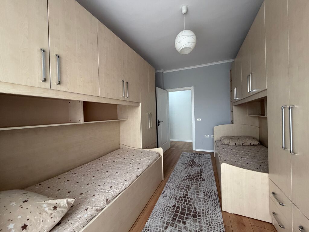 Apartament 2+1+Parkim me qera tek Kopshti Botanik