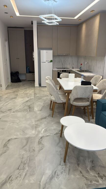 APARTAMENT NE SHITJE 2+1 TE MALI ROBIT GOLEM ME POST PARKIMI