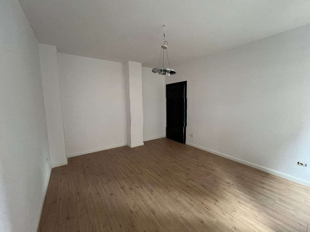 Jepet me qera apartament 1+1 – Kompleksi Kolombo, Liqeni i Thatë 500 € /Muaj
