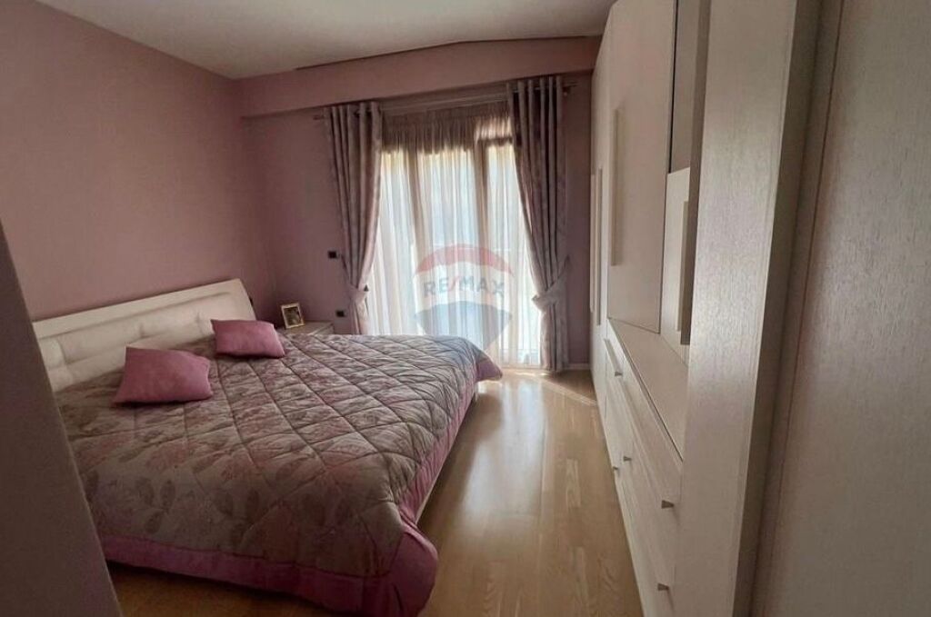 Duplex per shitje me pamje nga Liqeni i Thate ID: 530181095-240