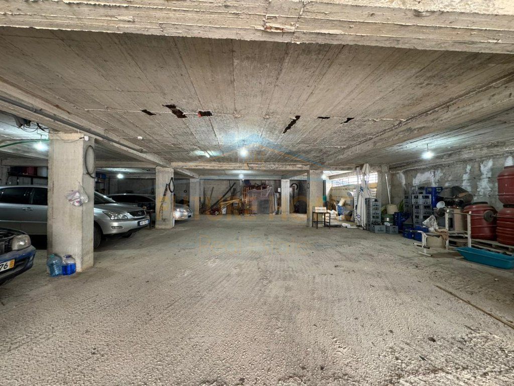 Affitto, Edificio Commerciale, Lundër