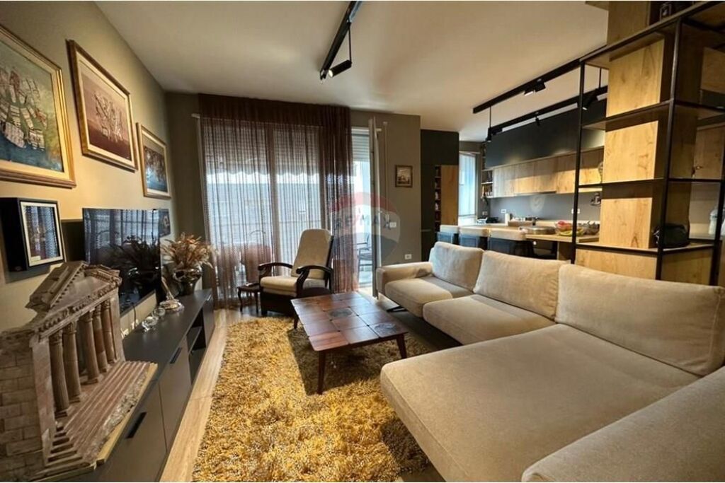 Shitet Apartament në Kompleksin Fiori di Bosco!