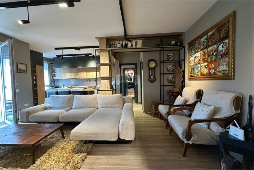 Shitet Apartament në Kompleksin Fiori di Bosco!