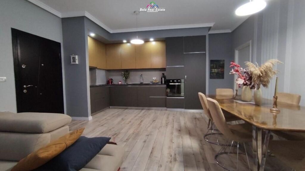 Apartament Me Qera 2+1 Tek Kopshti Botanik (ID B2201798) Tirane