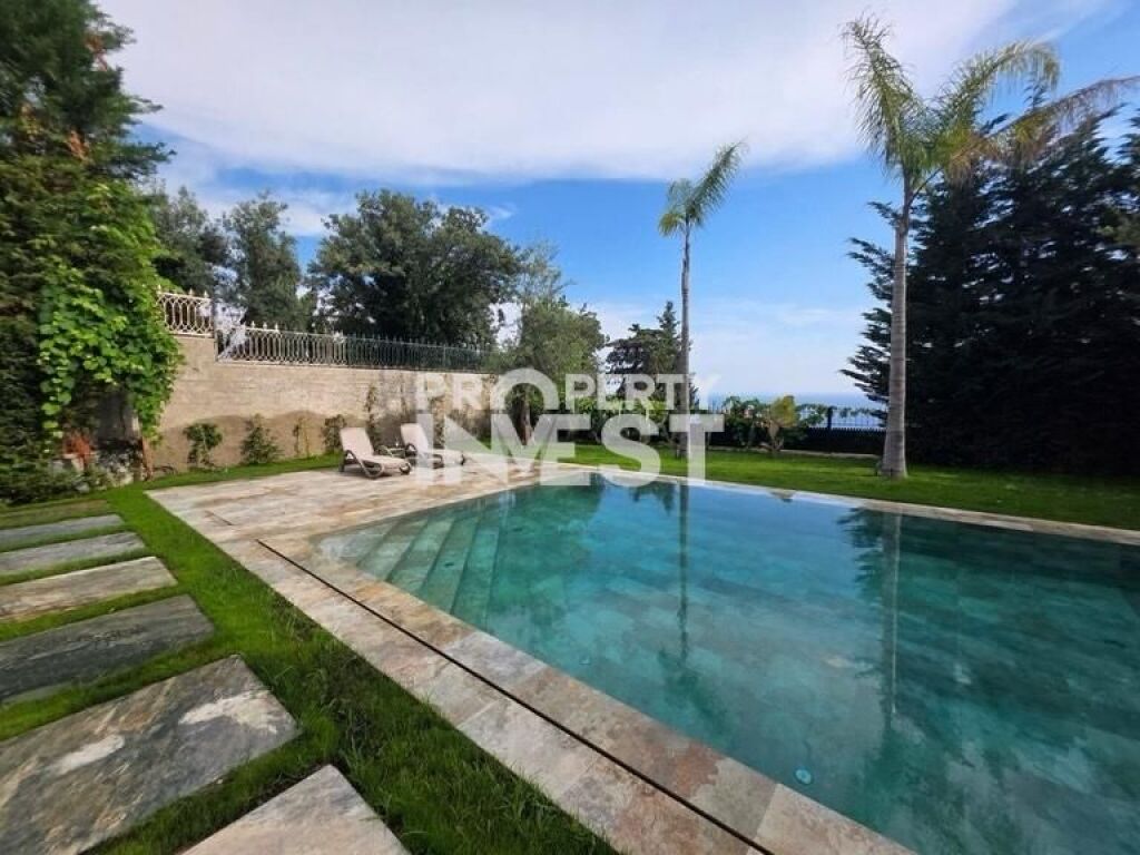 Vile fantastike per shitje ne Dhermi