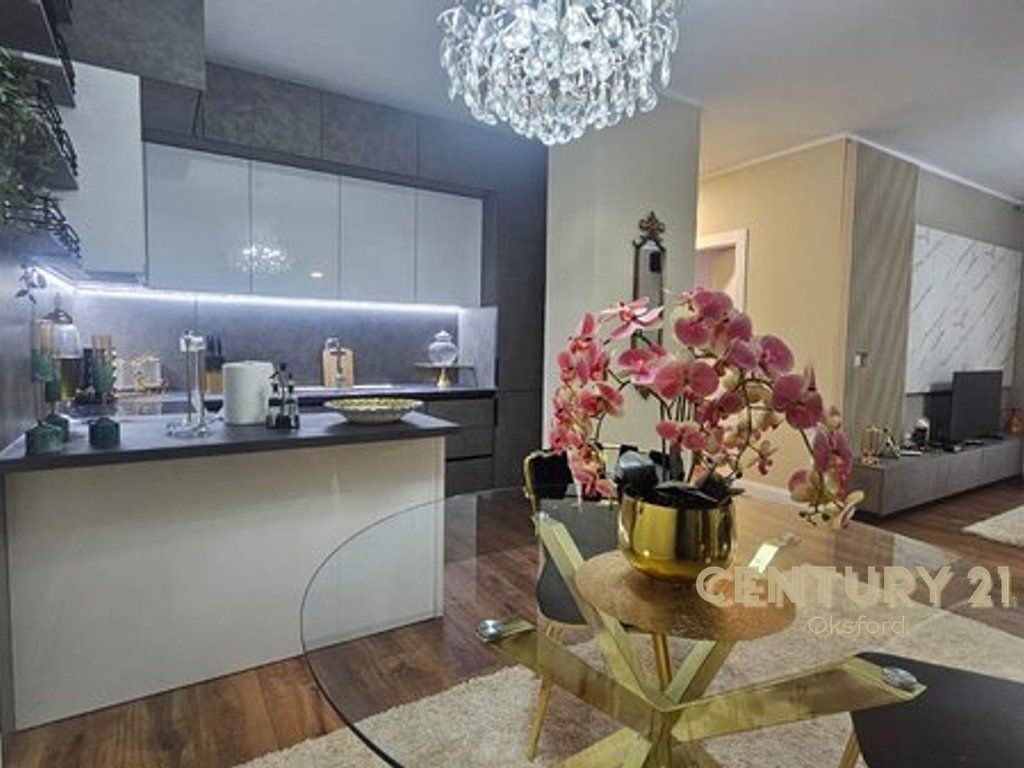 Apartment 2+1 for sale at Barricades Street