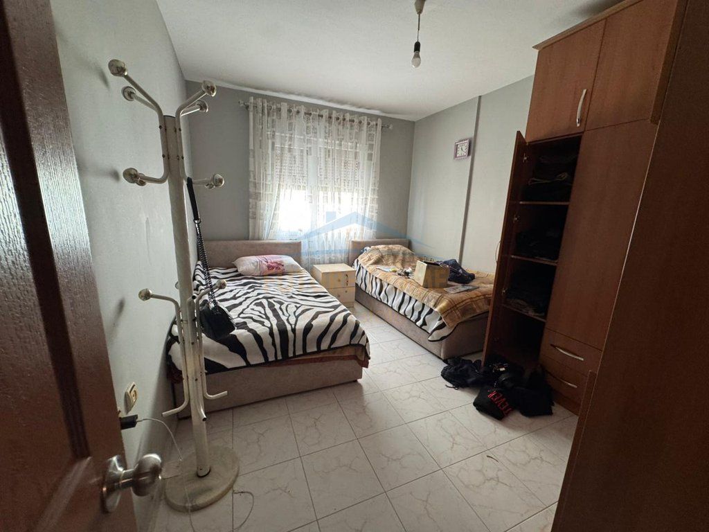 Shitet, Apartament 2+1+2, Laprake, Tirane