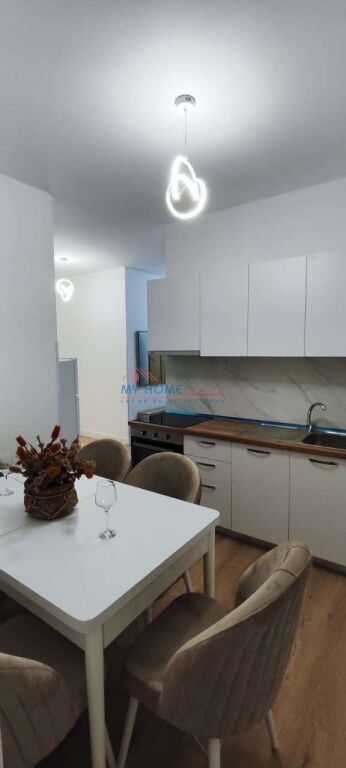 Apartament 1+1 me qira Myslym Shyri ne Tirane