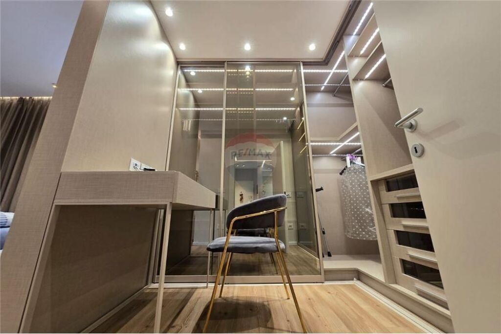 Apartment - For Rent - 9 Floors, Tirana