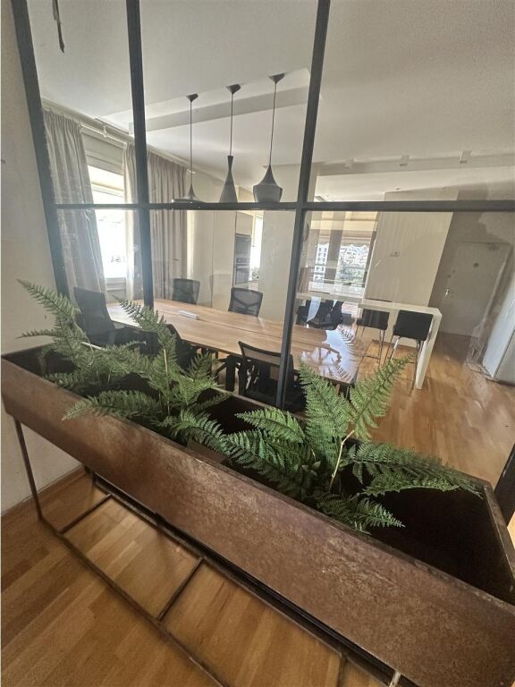 ZYRE E MOBILUAR PER QERA NE BLLOK