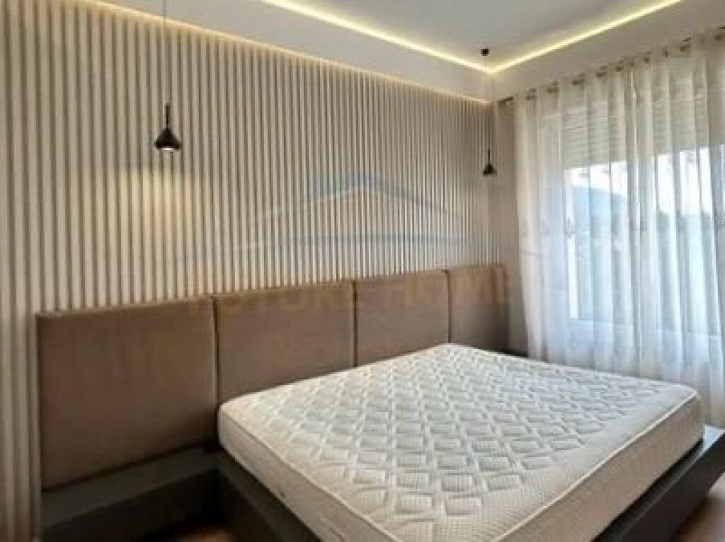 Apartament 2+1 + post parkim — Rezidenca "Secret Garden", afër TEG