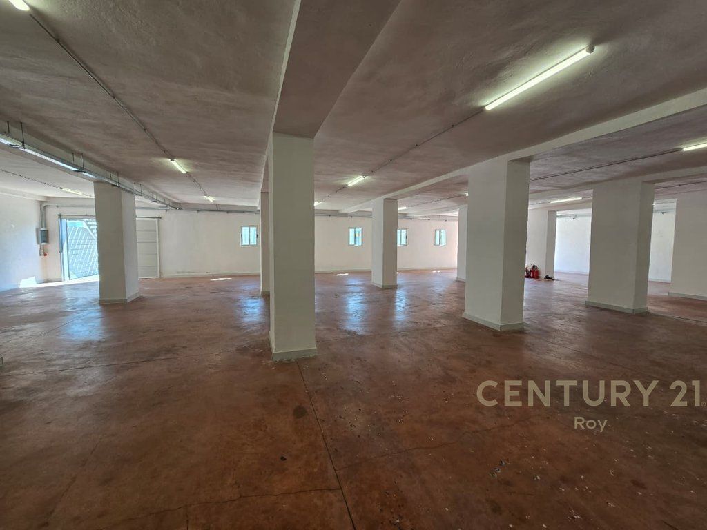 Magazinë 2-katëshe me qira – Shkozet, Durrës , vendndodhje strategjike për biznes, prane portit dhe autostrades !!!